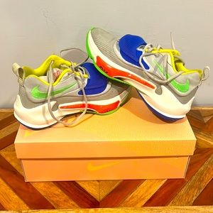 Nike Giannis zoom freak 3’s. Size 7.5. Grey/green.